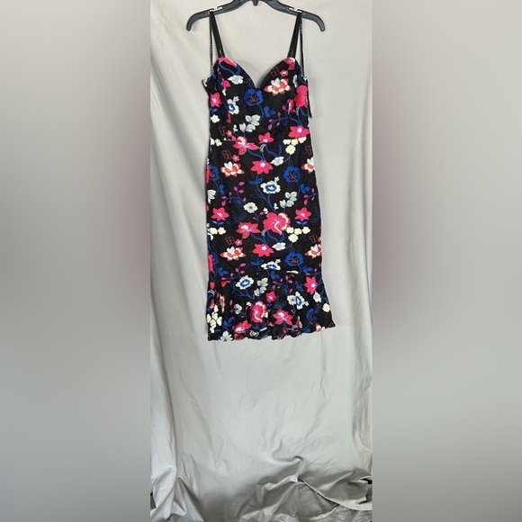 Women’s Size 8 Guess LACE NYLON MIDI DRESS - Picture 2 of 5